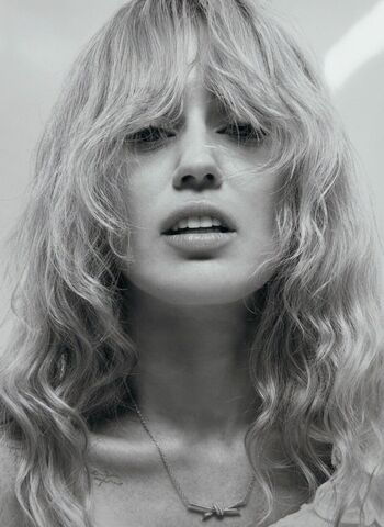 Full leaked Miley cyrus page private photo