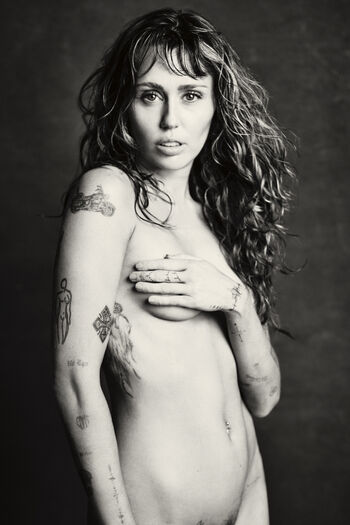 Full leaked Miley cyrus page private photo