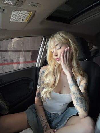 Full leaked Mileywhite private photo