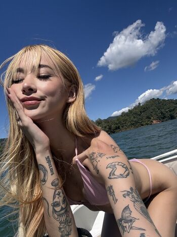 Full leaked Mileywhite private photo