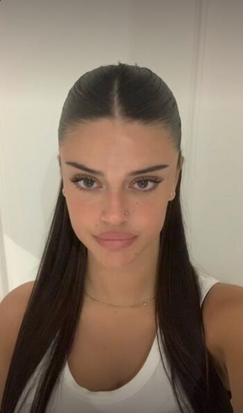 Full leaked Millieebunny page private photo