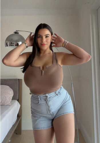 Full leaked Mimi private photo
