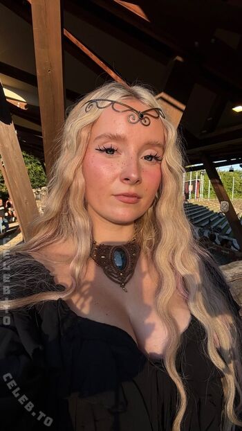 Full leaked Minuself private photo