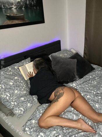 Full leaked Miramonroe page private photo