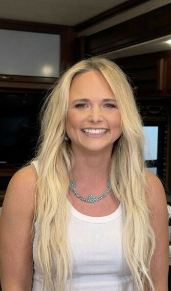 Full leaked Miranda lambert private photo