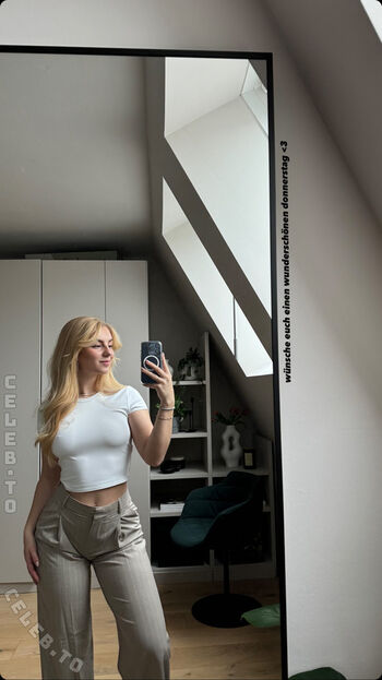 Full leaked Miras space private photo