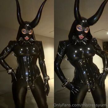 mistressyumi