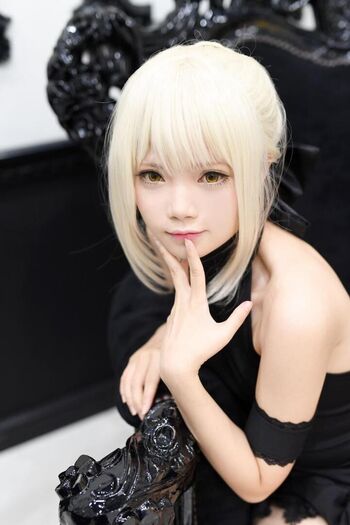 Full leaked Miu cosplayer private photo