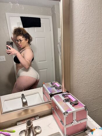 Full leaked Mo monroe private photo