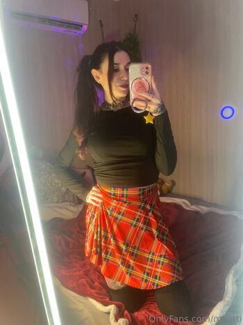 Full leaked Moatti private photo