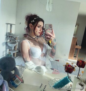 Full leaked Moatti private photo