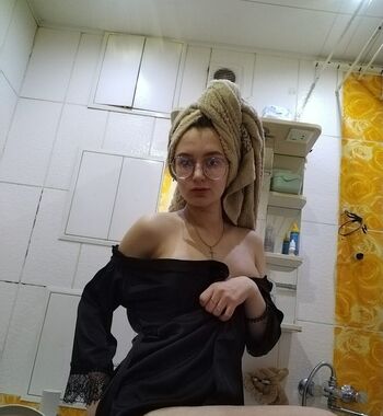 Full leaked Model olya private photo