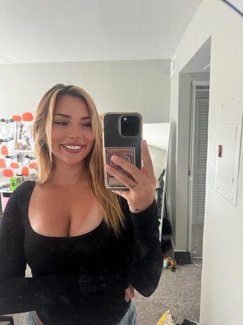 Leaked Annavixenx/ private photo viral onlyfans