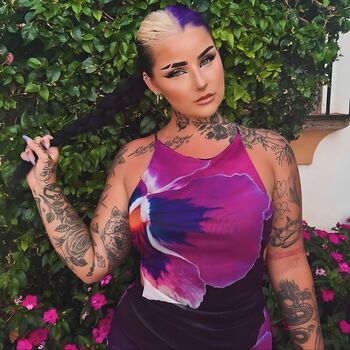 Full leaked Molly hull private photo