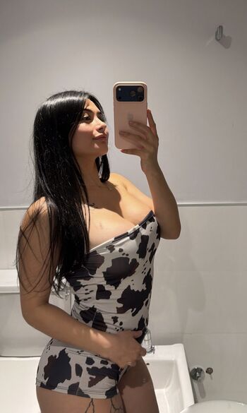 Full leaked Mollyaira private photo