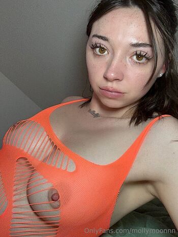 mollymoonnn