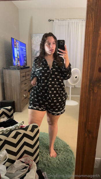 Full leaked Mommagerth page private photo