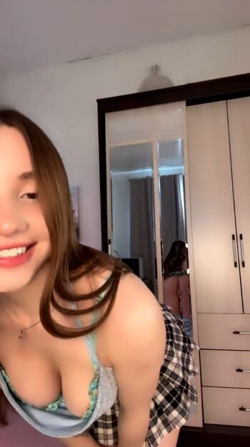 Full leaked Momomeow private photo