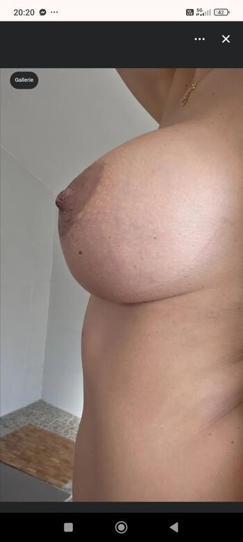 Full leaked Mona model private photo
