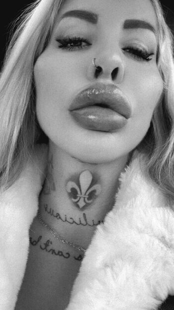 Full leaked Monamonique private photo