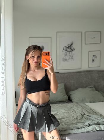 Full leaked Monamystery private photo