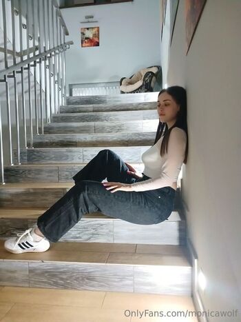 monicawolf
