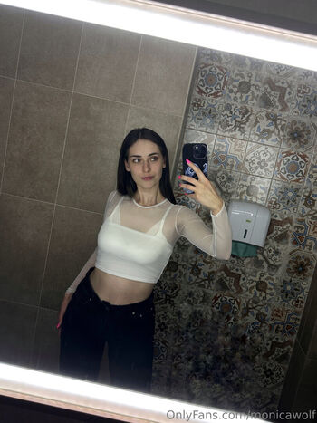 monicawolf
