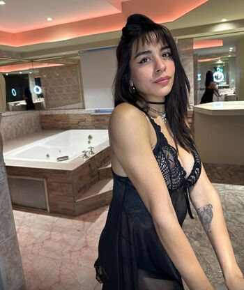 Full leaked Morenita page private photo