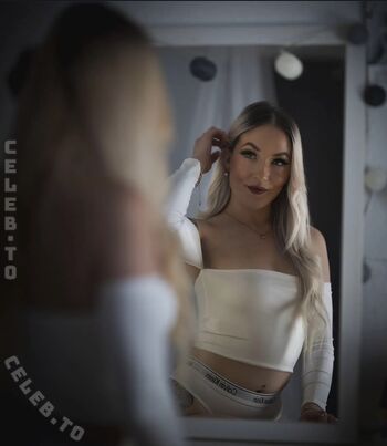 Full leaked Mrs mineee private photo