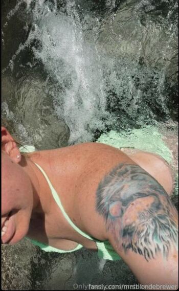 Full leaked Mrsblondebrewer private photo