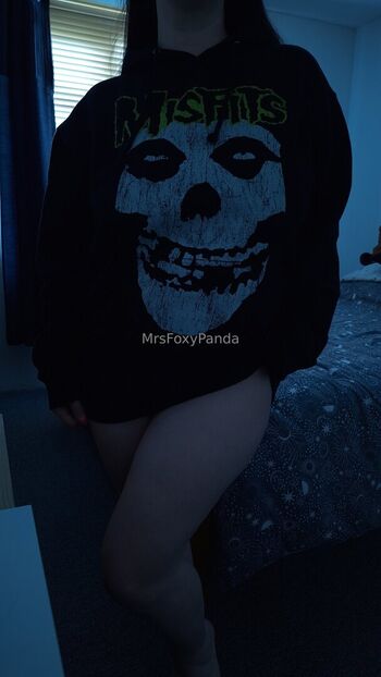 Full leaked Mrsfoxypanda private photo
