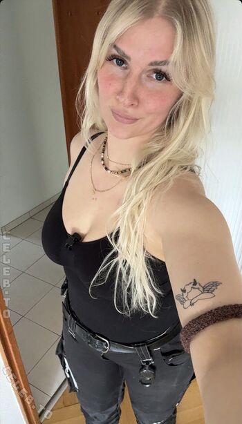 Full leaked Mrssecret private photo