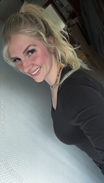 Full leaked Mrssecret private photo