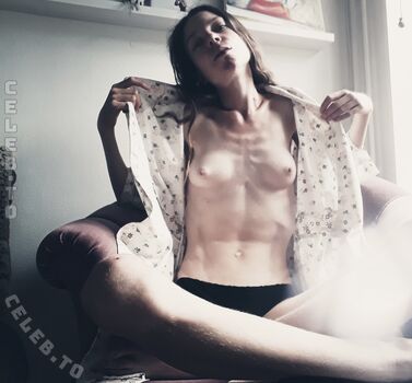 Märta-Tuss: Contortionist Kitchen