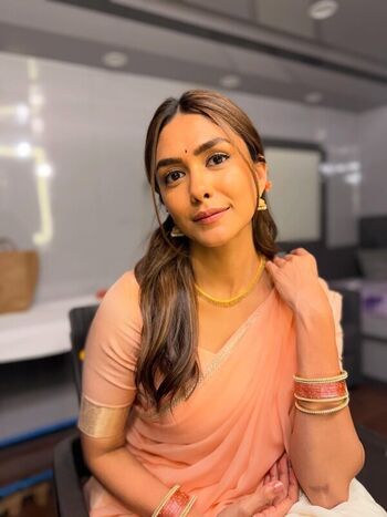 Full leaked Mrunal thakur private photo