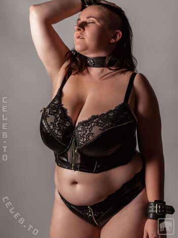 Full leaked Ms curvylicous page private photo