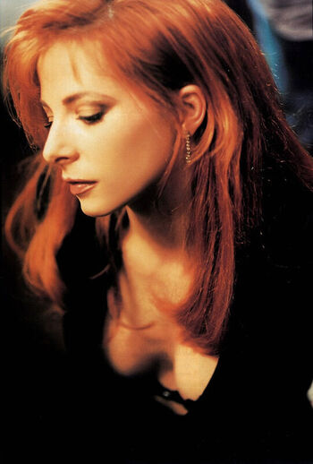 Full leaked Mylene farmer private photo