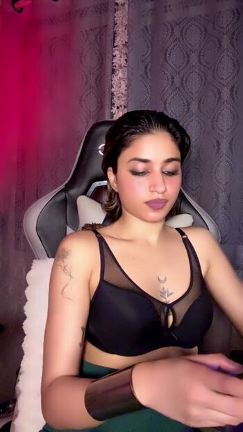 Full leaked Naina private photo