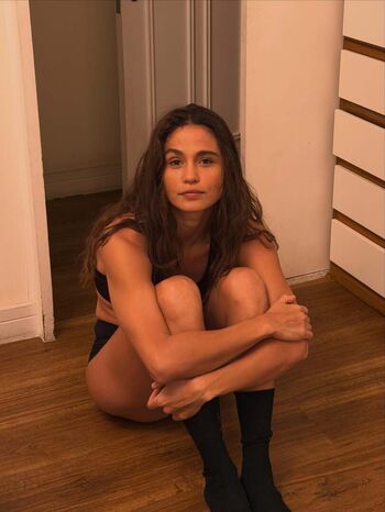 Nanda Costa
