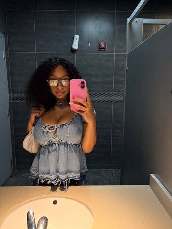 Full leaked Naomi private photo