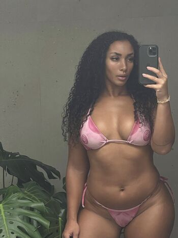 Full leaked Naomisharon private photo
