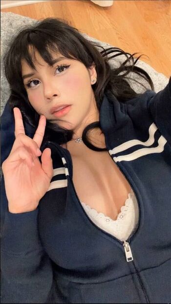 Full leaked Neeko page private photo
