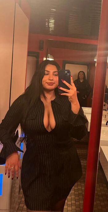 Full leaked Curvymichelle/ private photo