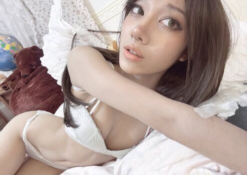 Full leaked Nekostrawberry private photo