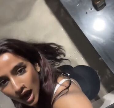 Full leaked Nelly samarasekera private photo