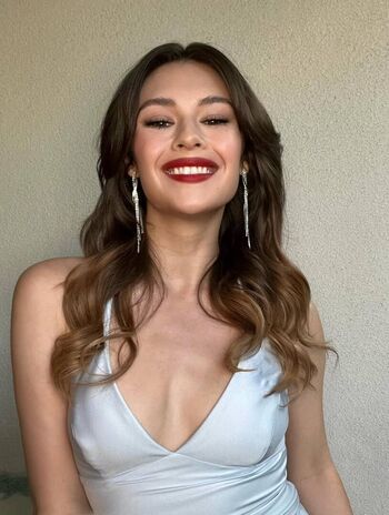 Full leaked Nicole maines private photo