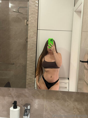 Full leaked Niemira page private photo