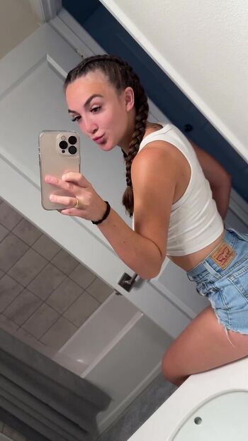 Full leaked Nikkiiryderr private photo