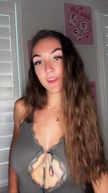 Full leaked Nikkiiryderr private photo