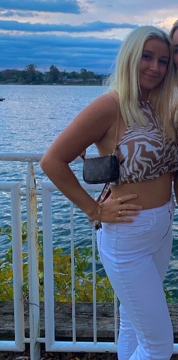 Leaked Lexi dona/ private photo viral onlyfans